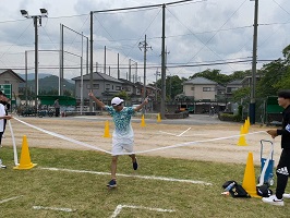 大きく手を広げてゴール