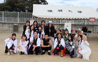 滋大祭実行委員の学生たち