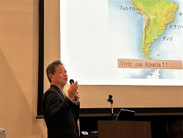 講演する山岸氏