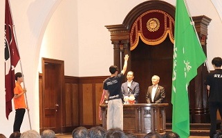 両大学を代表した選手による堂々とした宣誓