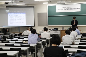 研究から見えてきたことを話す蒲田准教授