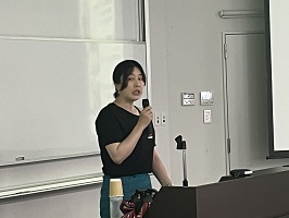 講演する奥村さん