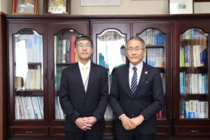 竹村学長と大溝台長の記念撮影