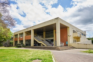 大学会館