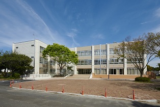 大津キャンパス・講義棟